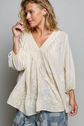 Artisanal Charm Floral Embroidered Blouse V-Neck Top: NATURAL / M